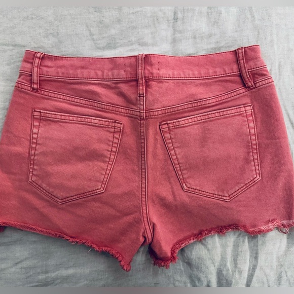 Loft pink Jean shorts. Lightly worn but great condition. Size 2. - Picture 3 of 4